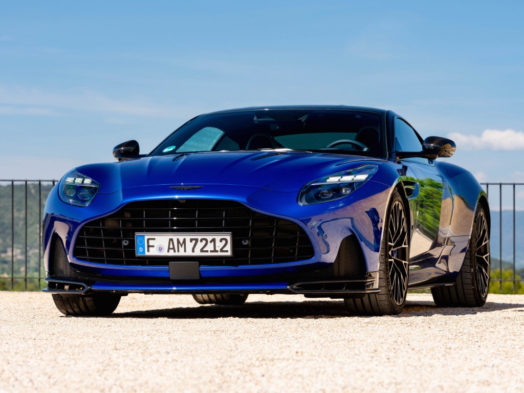 Aston Martin DB12 S (Automatic)
